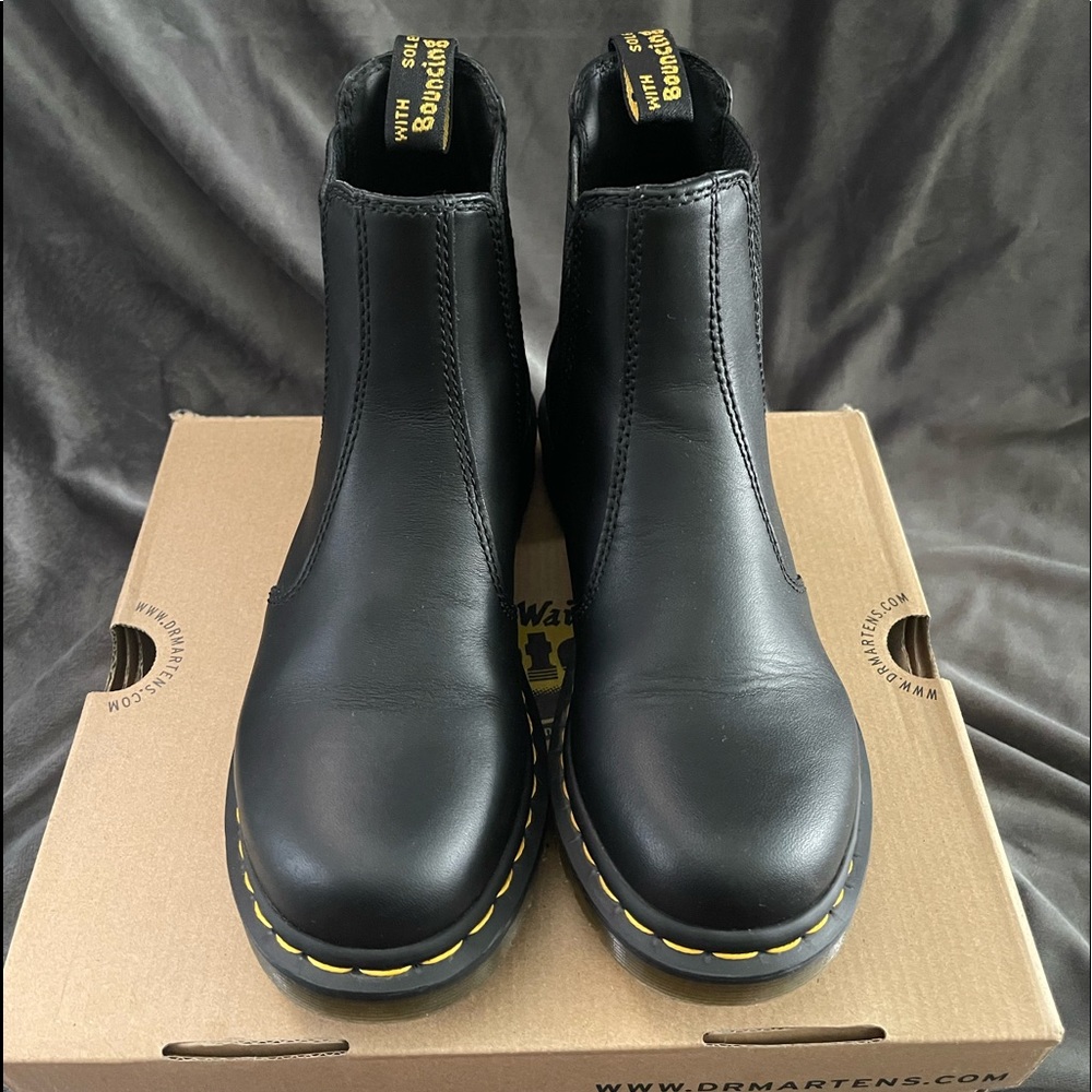 Dr. Martens 2976 Nappa Leather Chelsea Boots